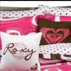 Roxy Twin Comforter